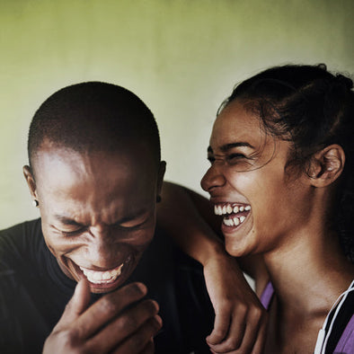 10 Healthy Benefits of Laughter 😆 No Joke!